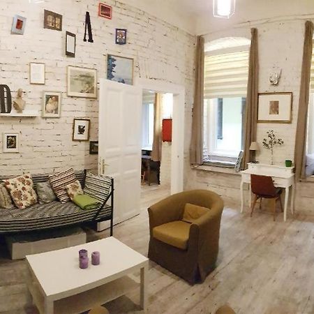 Wolf Apartment With Terrace By Nw Будапеща Екстериор снимка