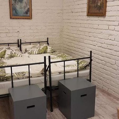 Wolf Apartment With Terrace By Nw Будапеща Екстериор снимка